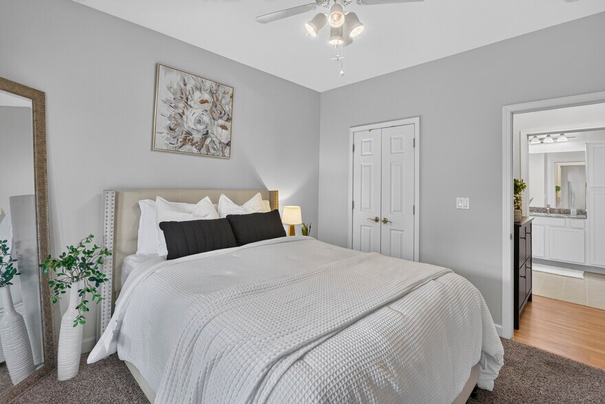 Building Photo - 2732 McKnight Crossing Ct