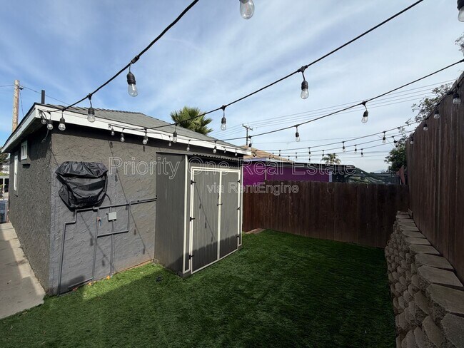 Building Photo - 2987 Clay Ave