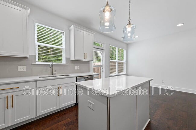 Building Photo - 5350 Brooklands Dr