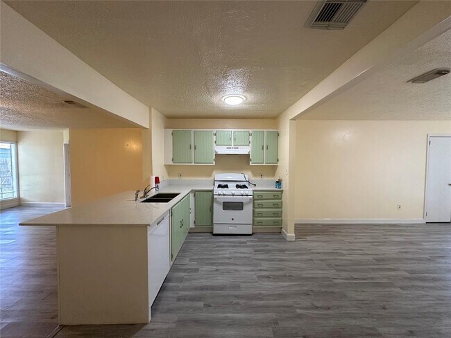 Building Photo - 10238 Torrington Ln