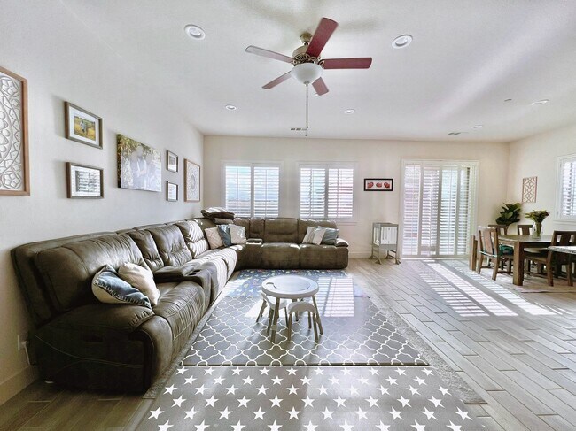 Building Photo - Beautiful Santana Ranch Home in Hollister