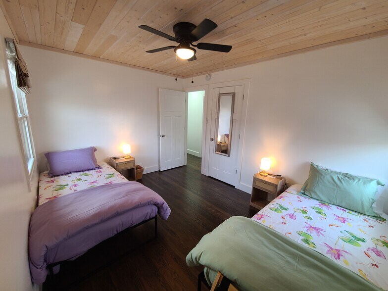 Bedroom 2 (2 twin XL) - 34 Hillside St