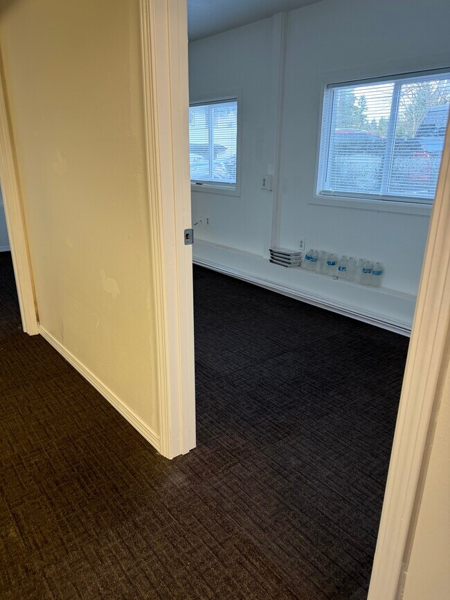 Building Photo - 8705 SW Seminole Trail