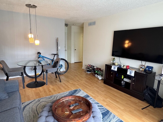 Building Photo - 5840 NE 22nd Way