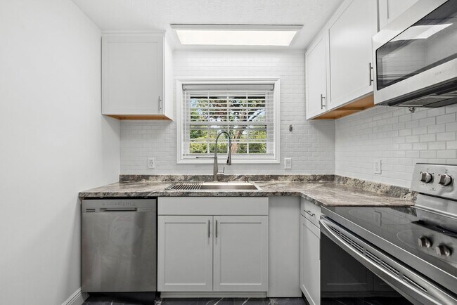 Building Photo - 7900 Westheimer Rd