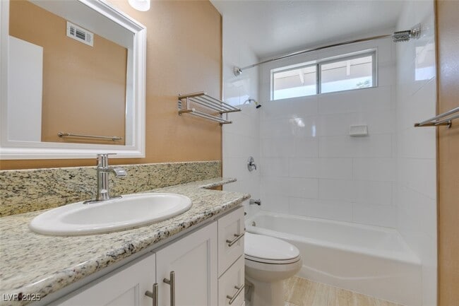 Building Photo - 3966 Green Leaf Dr