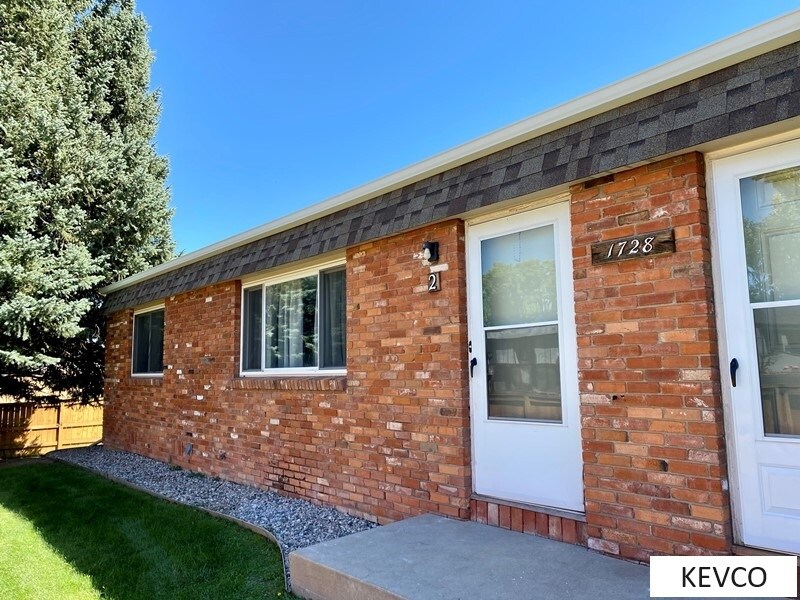 Building Photo - 1728 Azalea Dr