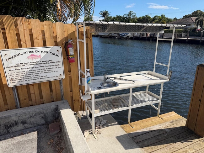 Building Photo - 4502 N Federal Hwy