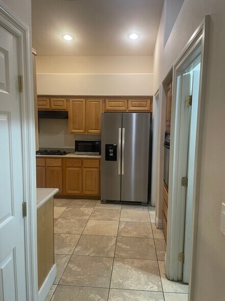 Building Photo - 6228 Farica St