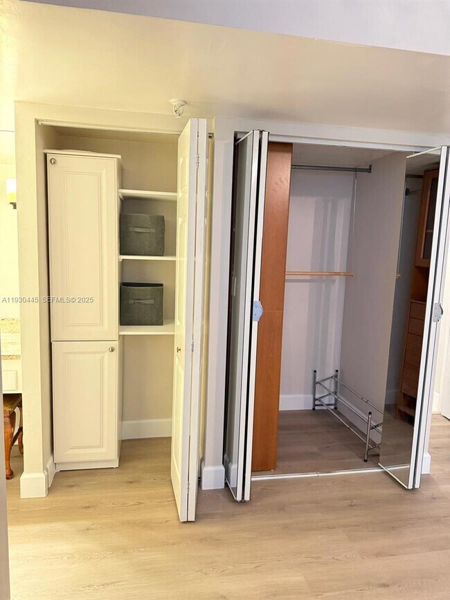 Building Photo - 671 NE 195th St