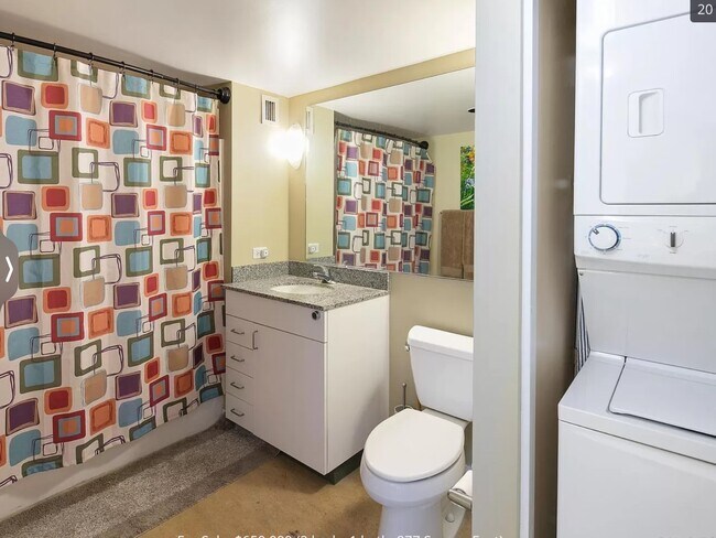 Bathroom - 425 W Beech