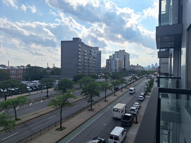 Balcony right side - 7065 Queens Blvd