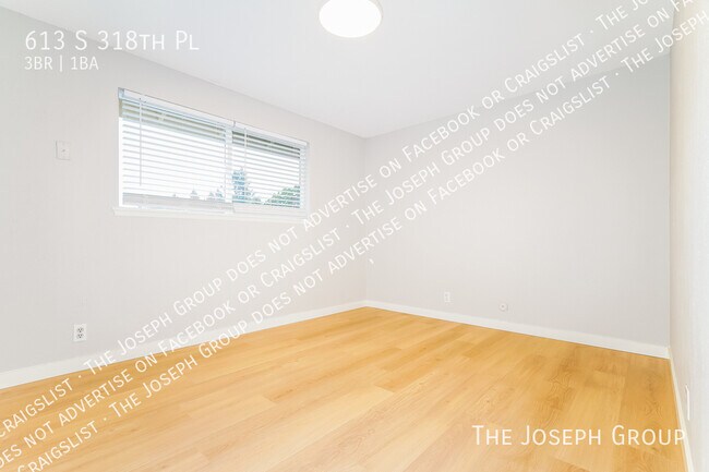 Building Photo - 613 S 318th Pl