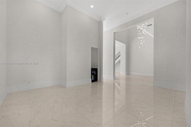 Building Photo - 8112 Los Pinos Cir