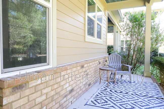 Building Photo - 63 Palm St