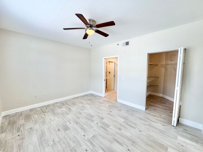 Building Photo - ** FAIRWAY PRESERVE ** 2 BED / 2 BATH COND...