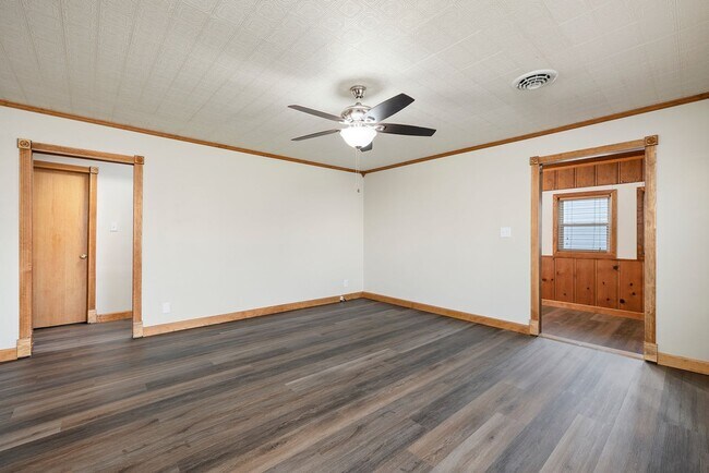 Building Photo - 3 bed / 1.5 Bath Home!