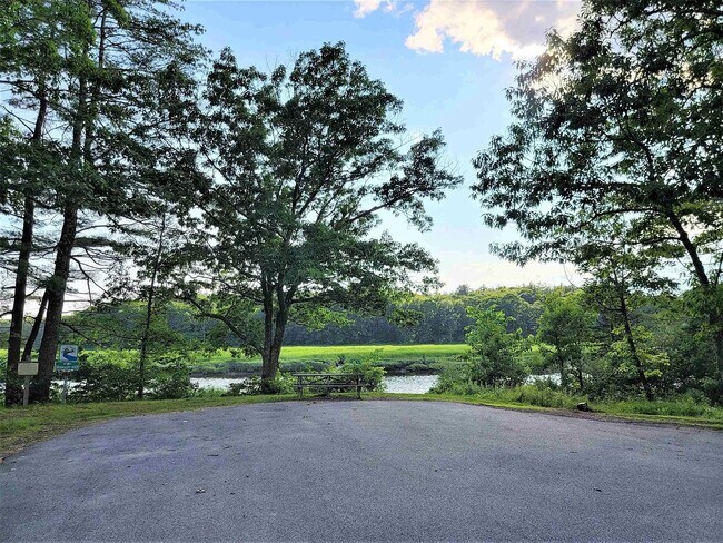 Building Photo - 61 River Rd