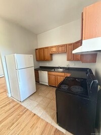 Building Photo - 2652 E Main St