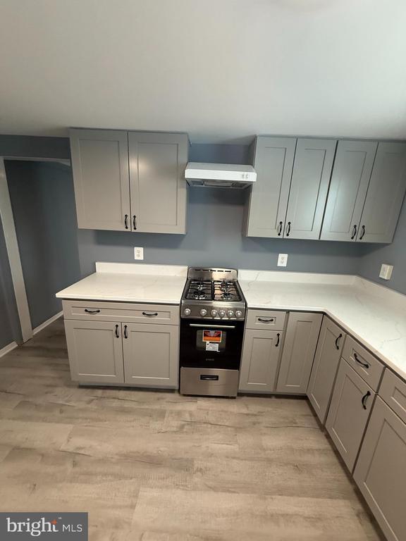 Building Photo - 122 W All Saints St