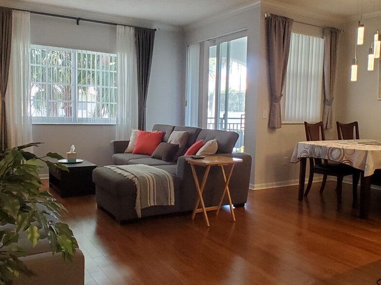 Living room and dinning area - 3245 NE 184th St