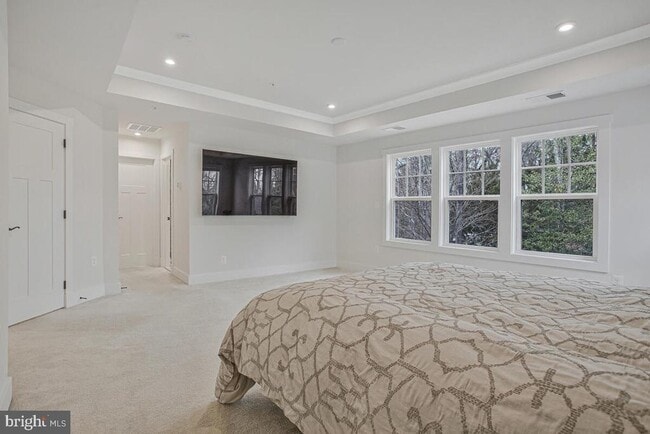 Building Photo - 408 Kosmill Dr