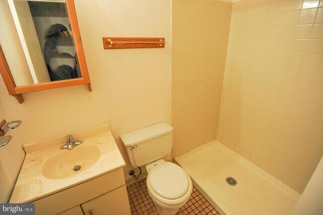 Building Photo - 128 Sulgrave Ct