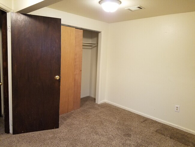 Building Photo - 2446