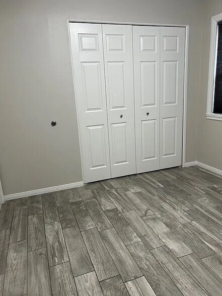 Building Photo - 402 S Heliotrope Ave