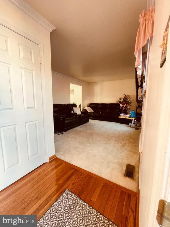 Building Photo - 404 Navaho Dr