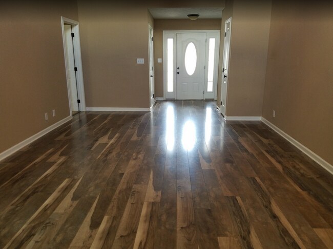 Building Photo - 501 Falkland Cir