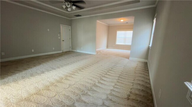 Building Photo - 4844 Albany Wy