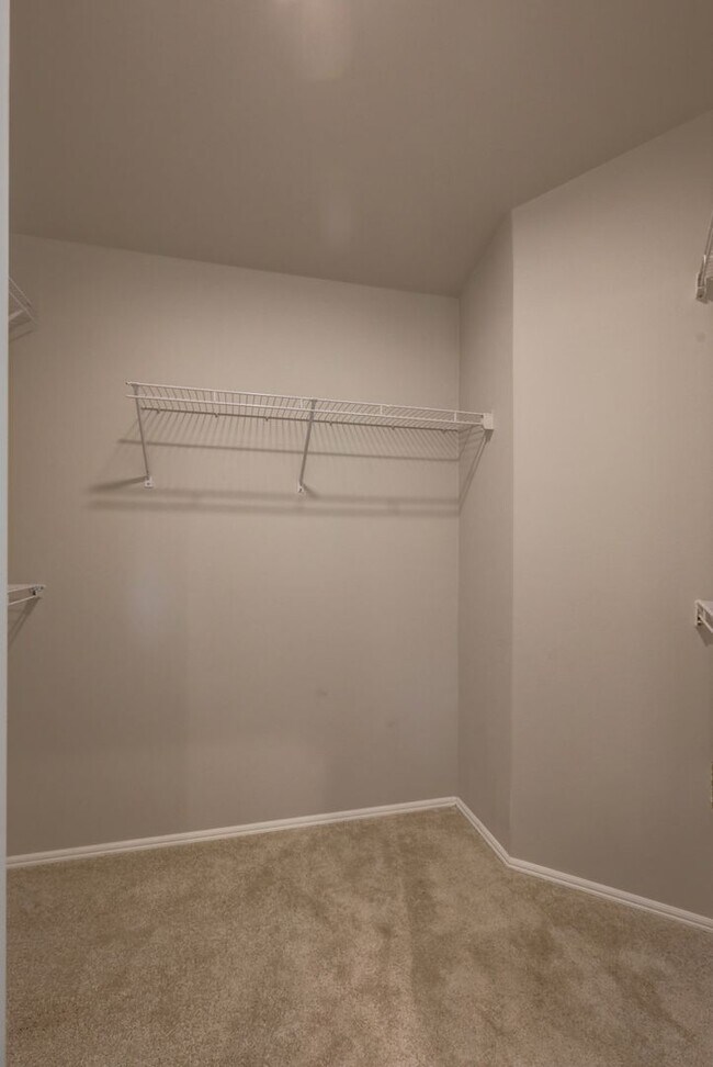 Building Photo - Beautiful 3bd, 2.5ba Home in Klahanie Available!