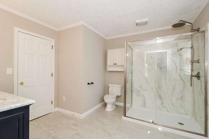 Building Photo - 302 Ridgedale Dr SE