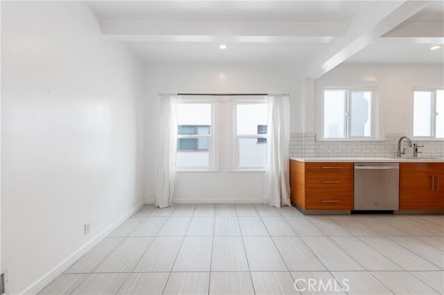 Building Photo - 156 N Orange Dr