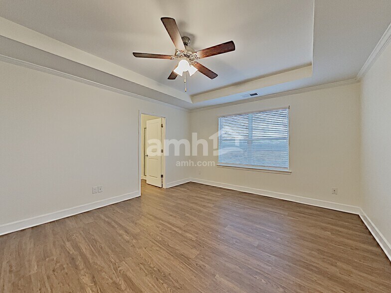 Building Photo - 4321 Longfellow Dr