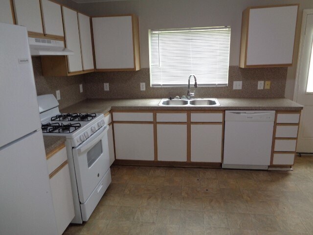 Building Photo - 5034 Redwing Brook Trail