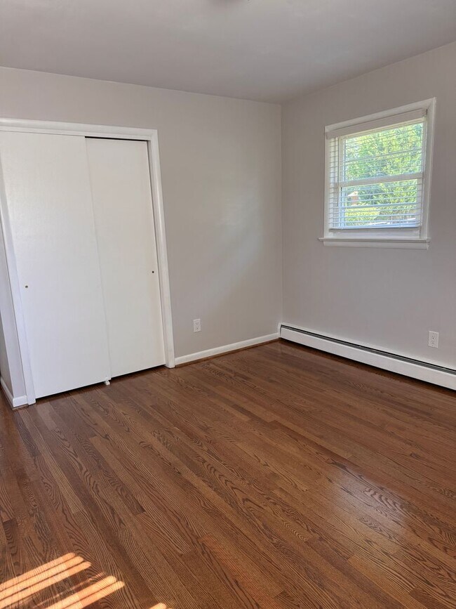 Building Photo - 104 Tanzalon Dr