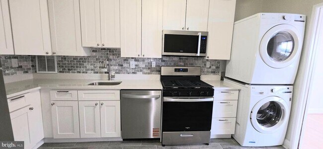 Building Photo - 3705 S George Mason Dr