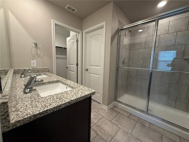 Building Photo - 7637 Bullrider Dr