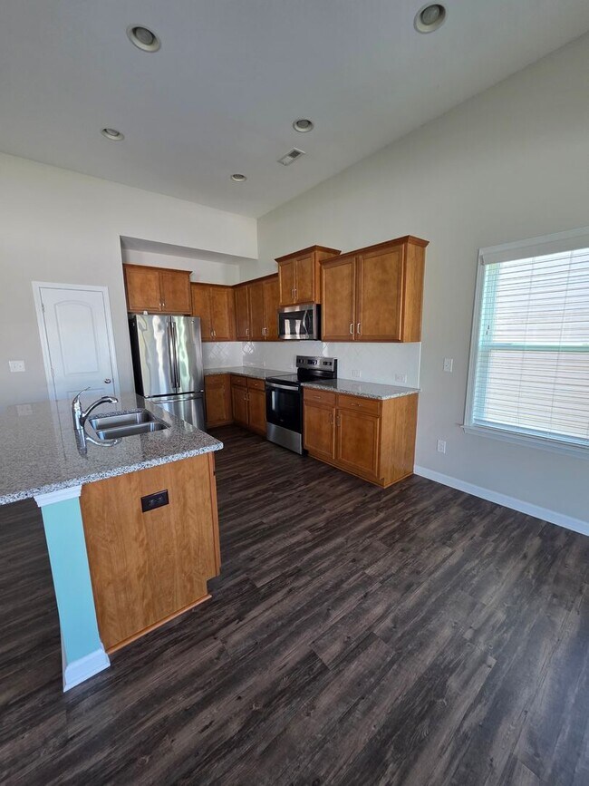 Building Photo - Coming Soon! 3 Bedroom Single Family Home