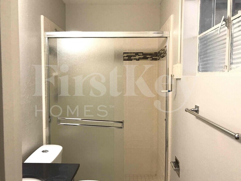 Building Photo - 2308 W Orchid Ln