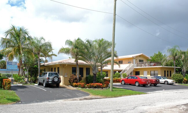 Primary Photo - Ocean Pearl Apartments