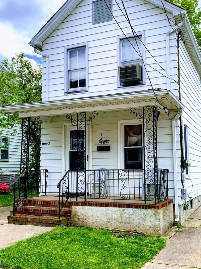 Building Photo - 8 Leland Ave
