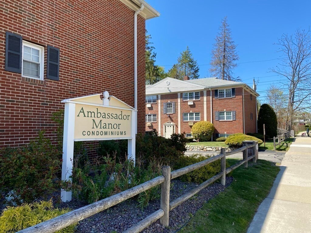 Building Photo - 25 Arlington Rd