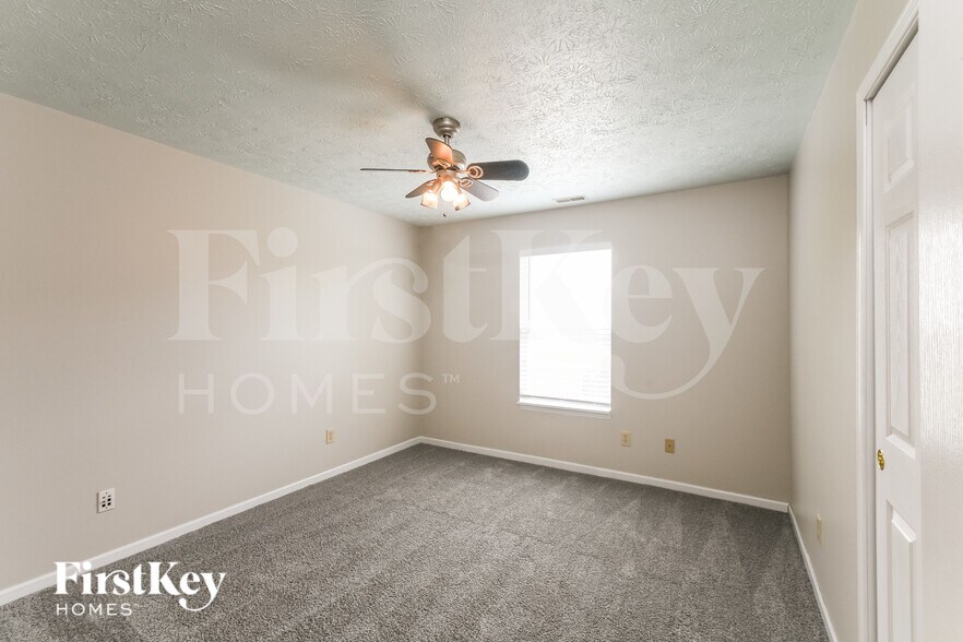 Building Photo - 5815 Victory Ave