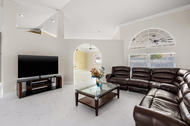 Building Photo - 2962 SW Coastal Terrace