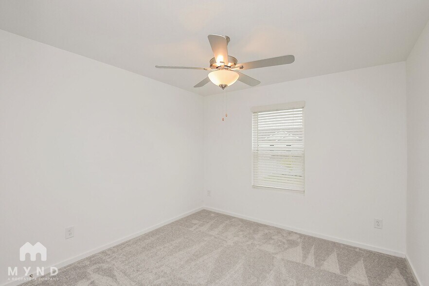 Building Photo - 2752 Mistwood Dr