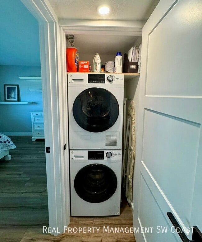 Building Photo - 6300 South Pointe Blvd