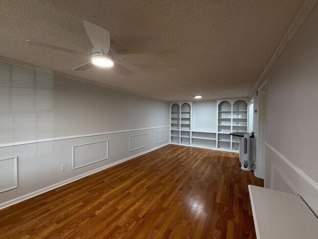 Building Photo - 4307 E Michigan St